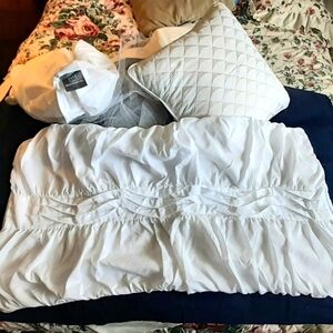 - King size dust ruffle...2 king size pillow cases...1 square throw pillow